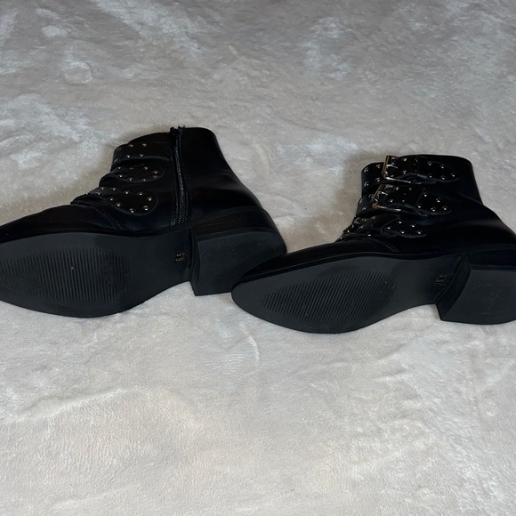 Steven New York Women’s Leather Edgy Black ⚫️ Bold Buckle Side Zipper SZ 6.5 💋 - Picture 11 of 13